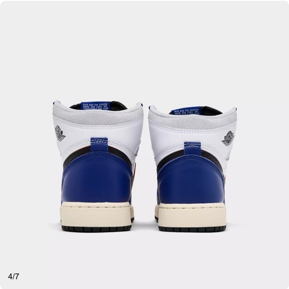 BIG KIDS' AIR JORDAN RETRO 1 HIGH OG CASUAL SHOES - Picture 3 of 9